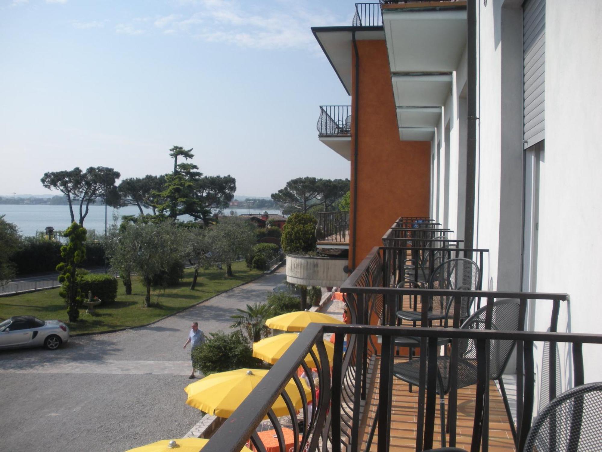 Hotel Mirabello Sirmione Zewnętrze zdjęcie